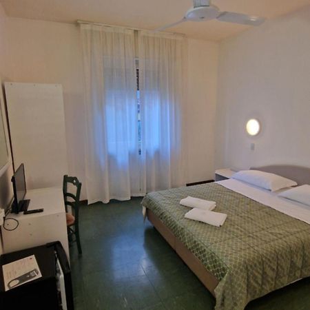 Hotel Sorriso 브렌조네 술 가르다 외부 사진