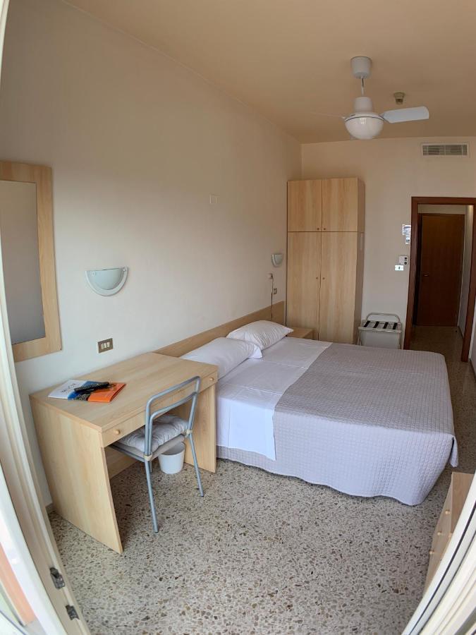 Hotel Sorriso 브렌조네 술 가르다 외부 사진