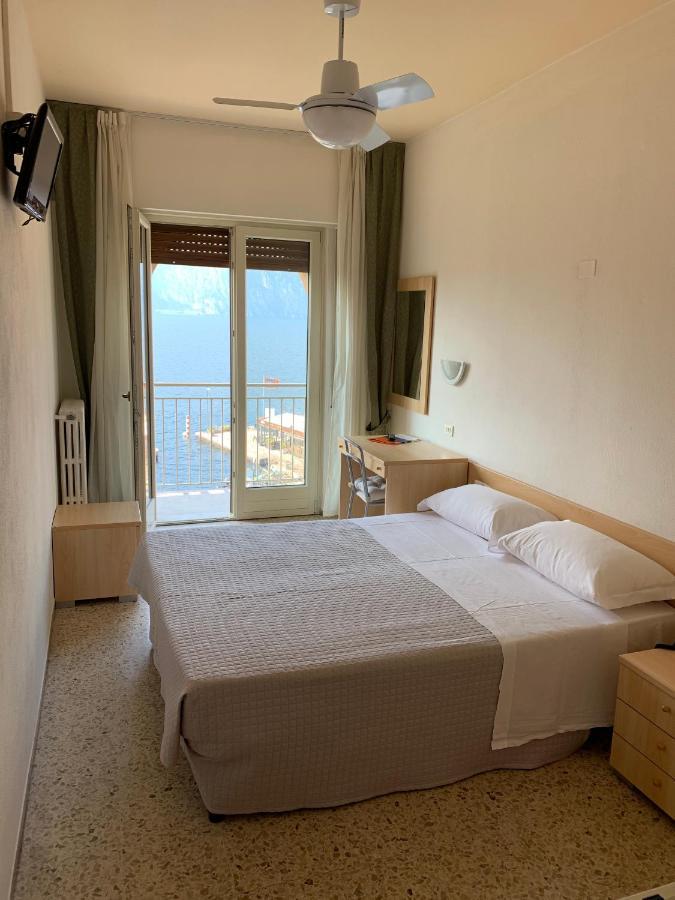Hotel Sorriso 브렌조네 술 가르다 외부 사진