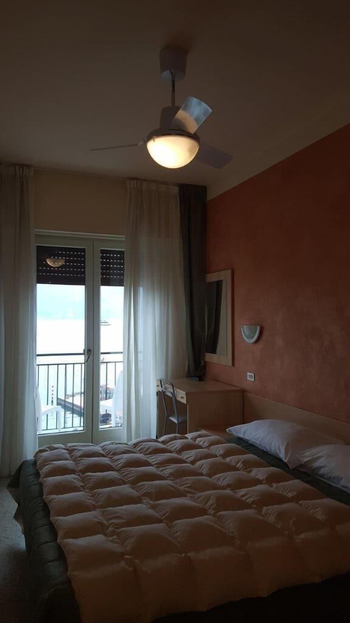 Hotel Sorriso 브렌조네 술 가르다 외부 사진