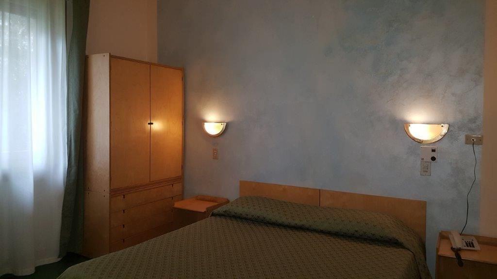 Hotel Sorriso 브렌조네 술 가르다 외부 사진